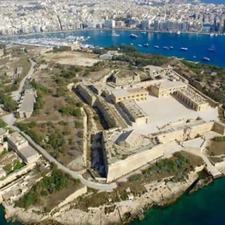 Gzira Whitehouse Penthause Апартаменты